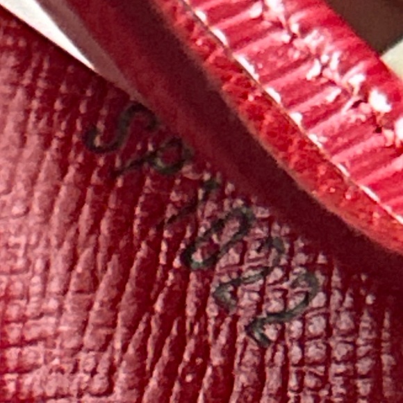 Louis Vuitton Vibrant Red CARD CASE WALLET - Picture 4 of 9